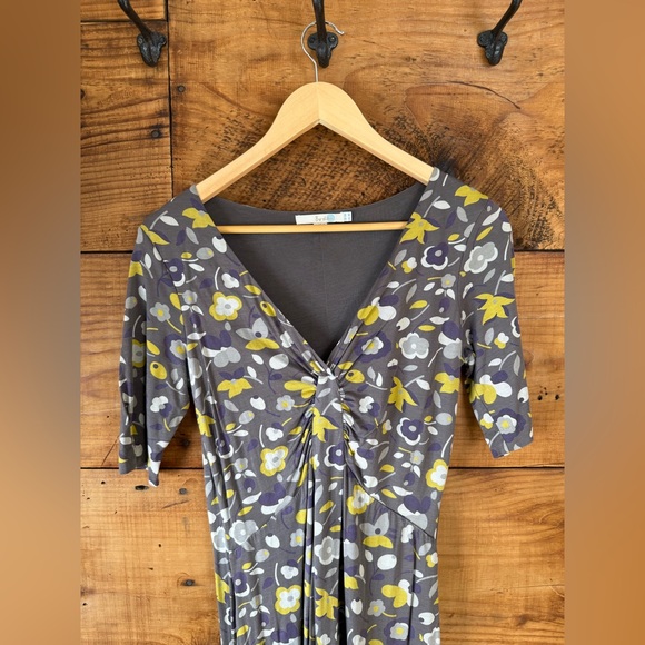 Boden Floral Gray, Yellow and Purple Knit Dress - Size 4 - Picture 4 of 8